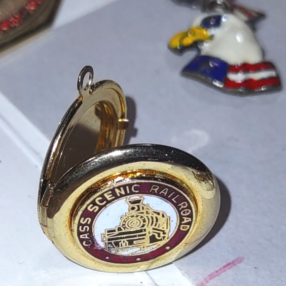 Americana Patriotic DIY Craft Lot - Picture 6 of 12